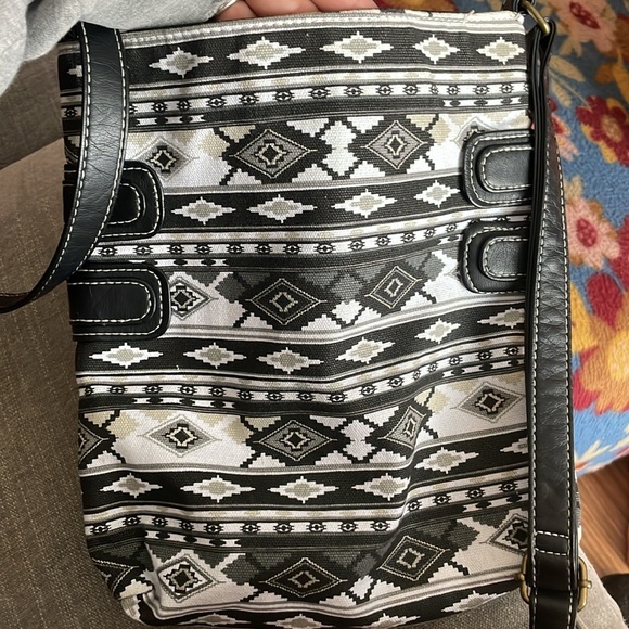 Aztec crossbody - Picture 3 of 7